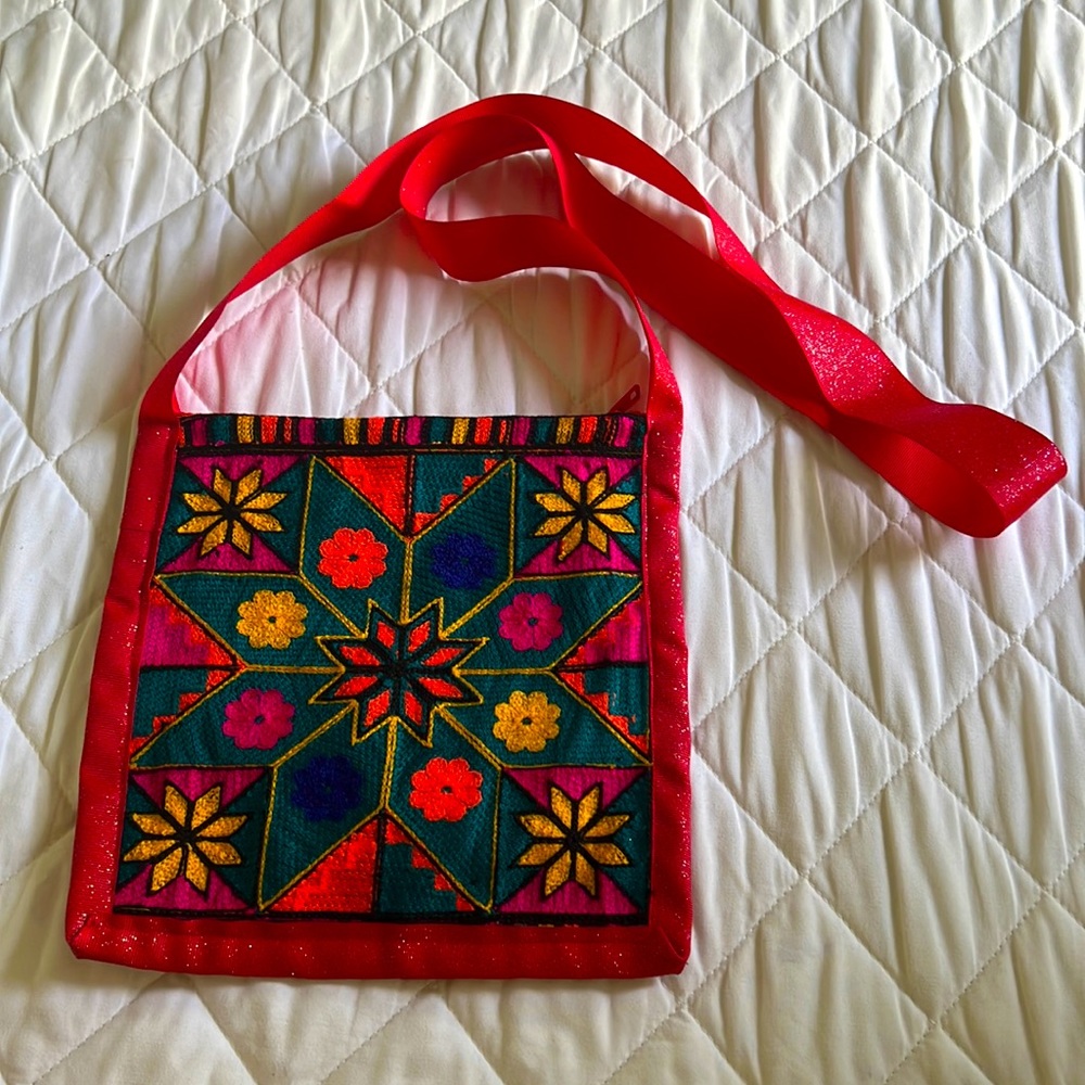 Big shoulder bag with Afghan lace in different colors👜